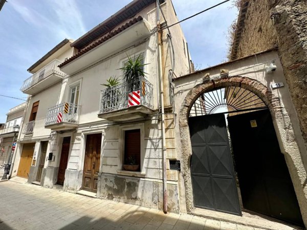 casa indipendente in vendita a Furnari