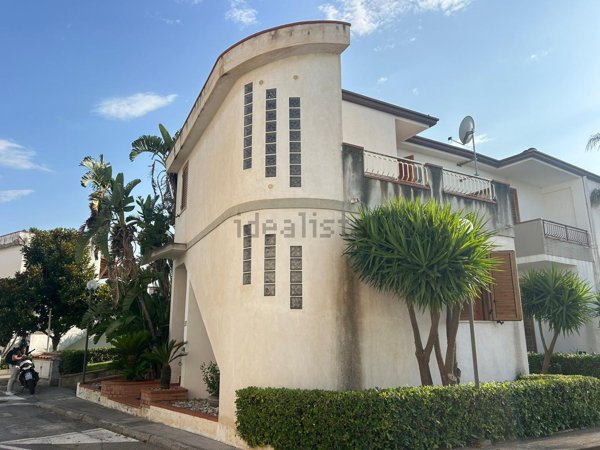 casa indipendente in vendita a Furnari