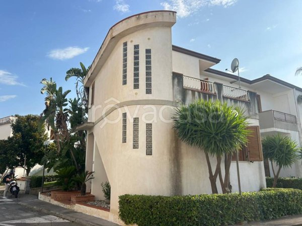 casa indipendente in vendita a Furnari