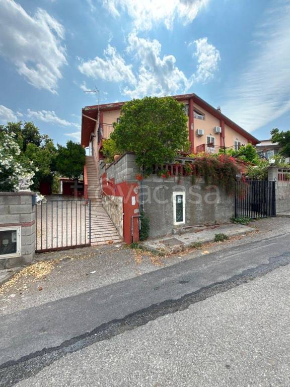 casa indipendente in vendita a Furnari