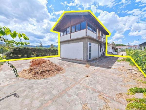 casa indipendente in vendita a Furnari