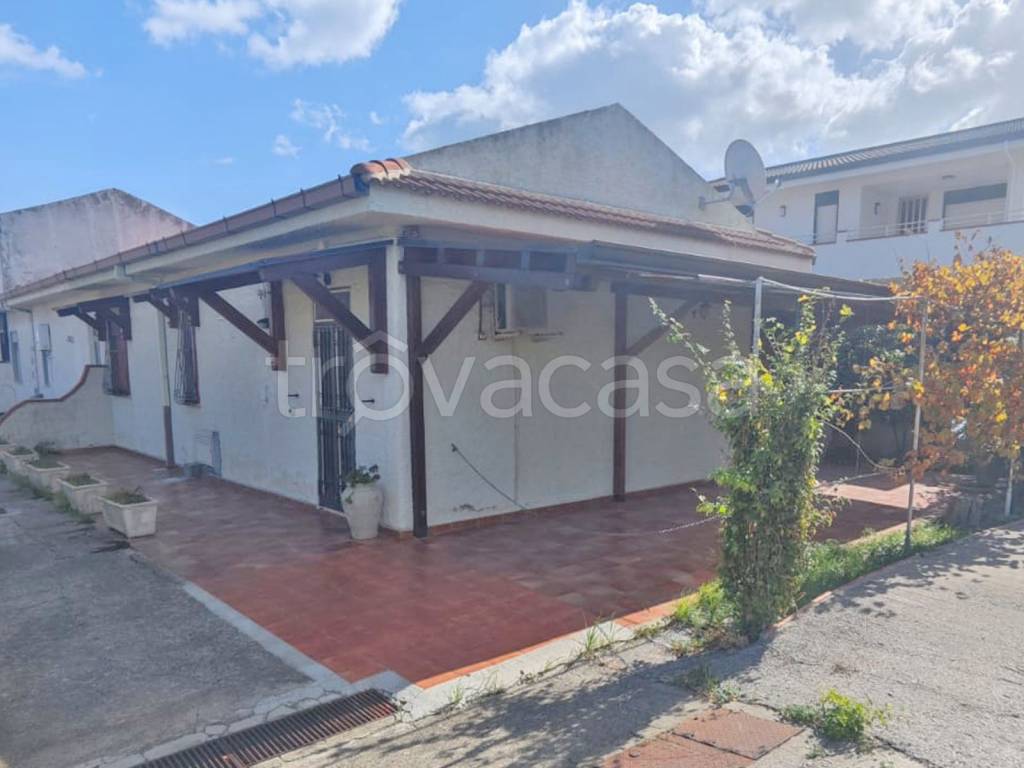 casa indipendente in vendita a Furnari