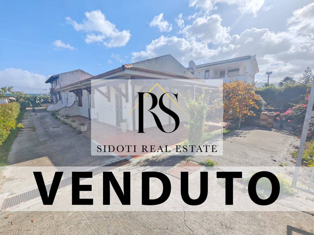 casa indipendente in vendita a Furnari