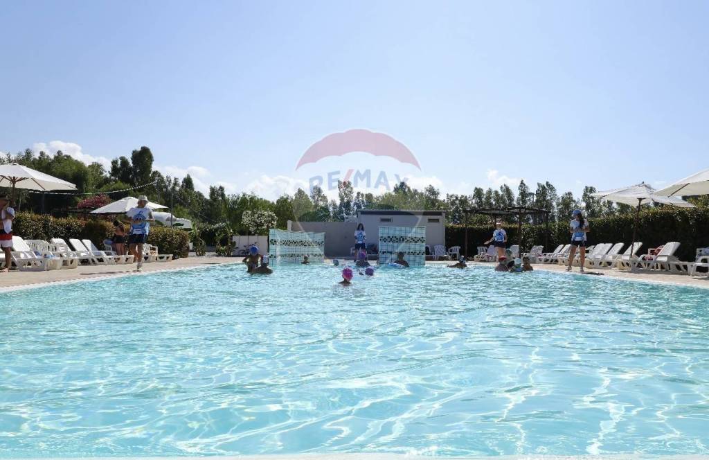 negozio in vendita a Furnari in zona Portorosa