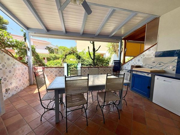 casa indipendente in vendita a Furnari