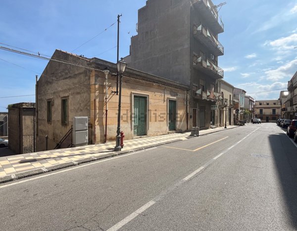 casa indipendente in vendita a Furnari