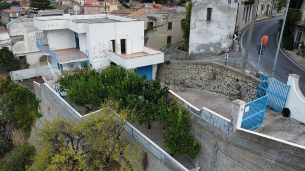 casa indipendente in vendita a Furnari
