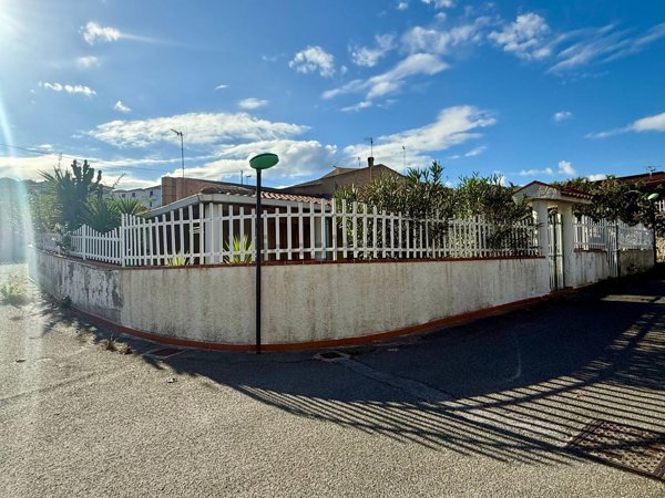 casa indipendente in vendita a Furnari