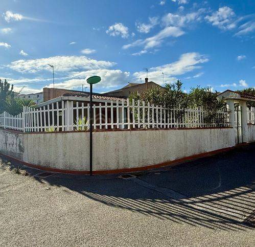 casa indipendente in vendita a Furnari