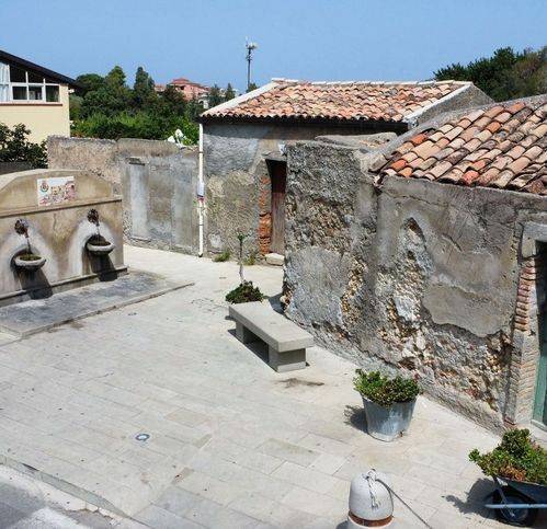 casa indipendente in vendita a Furnari