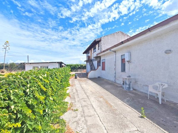 casa indipendente in vendita a Furnari