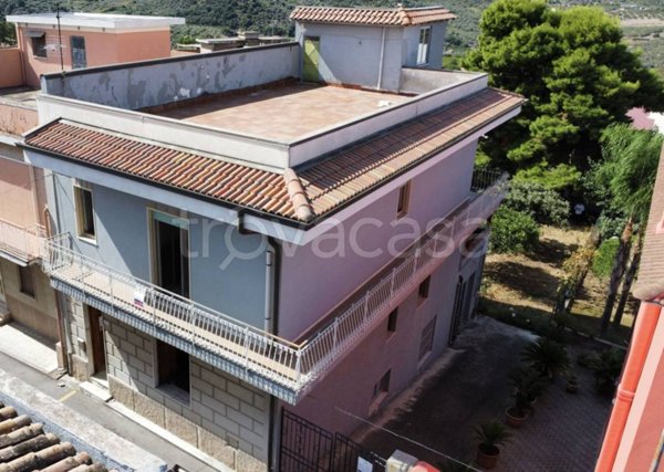 casa indipendente in vendita a Furnari