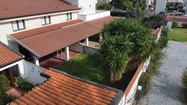 casa indipendente in vendita a Furnari