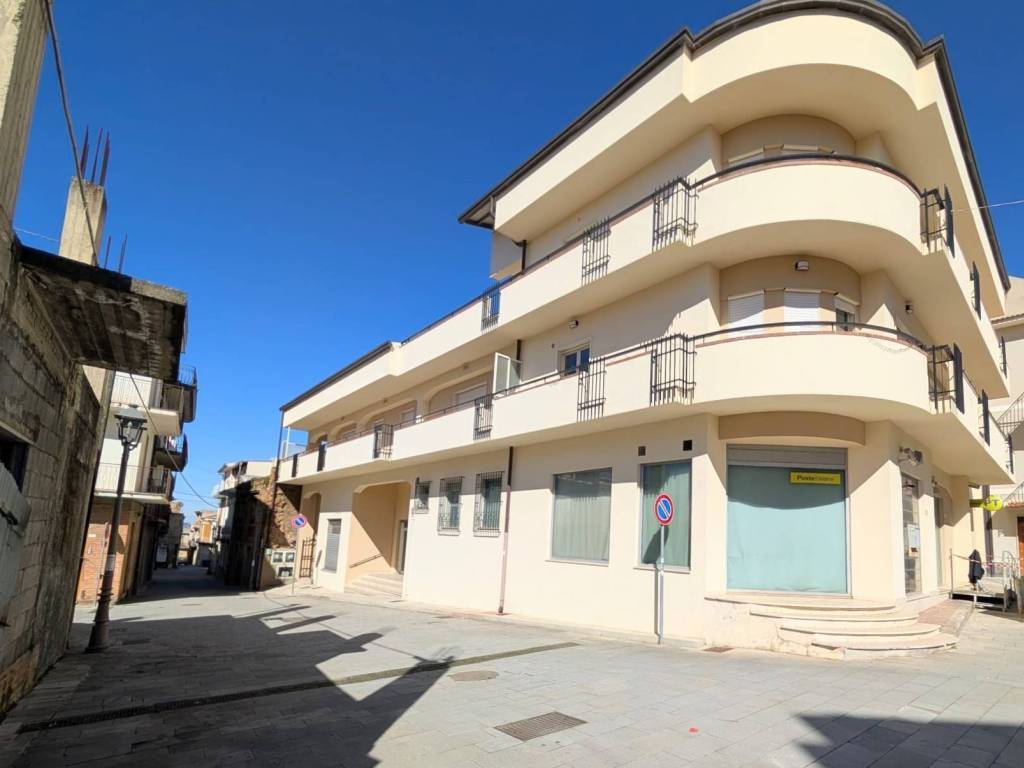 negozio in vendita a Furnari