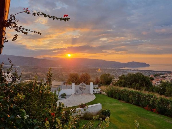 casa indipendente in vendita a Furnari in zona Portorosa
