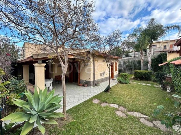 casa indipendente in vendita a Furnari