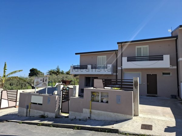 casa indipendente in vendita a Furnari