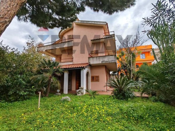 casa indipendente in vendita a Furnari