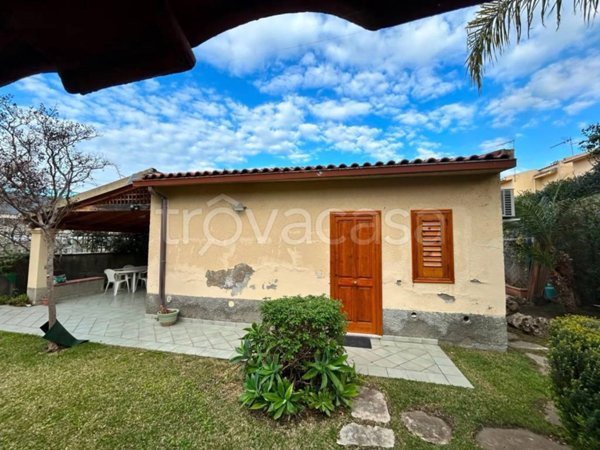 casa indipendente in vendita a Furnari