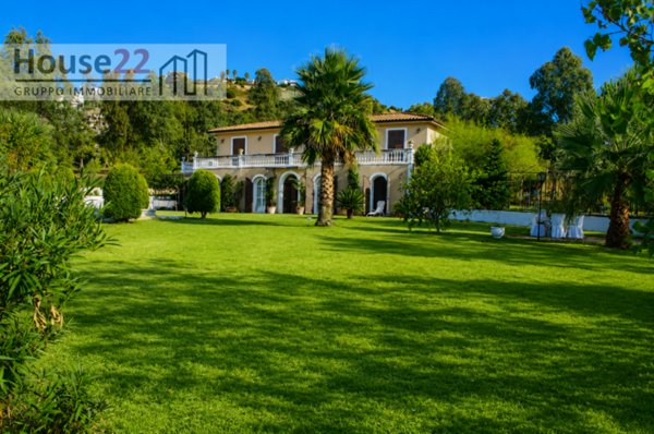casa indipendente in vendita a Furnari