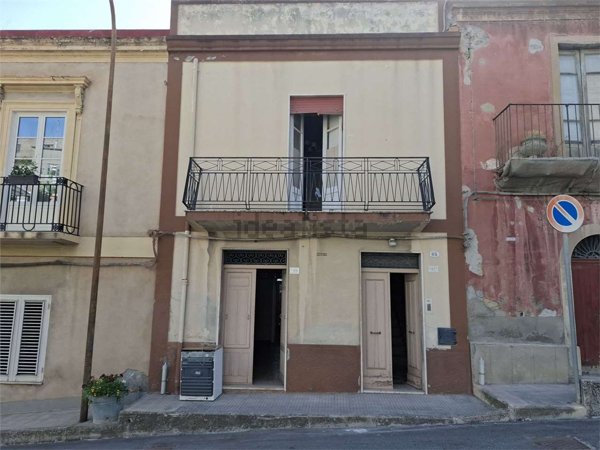 casa indipendente in vendita a Furnari