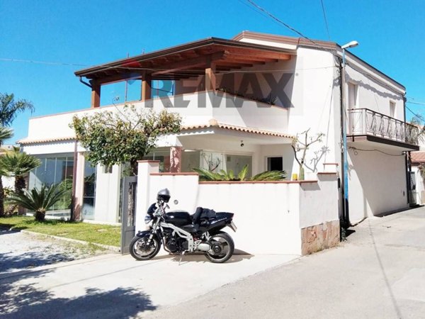 casa indipendente in vendita a Furnari