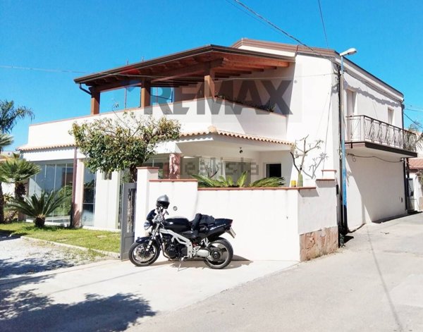 casa indipendente in vendita a Furnari