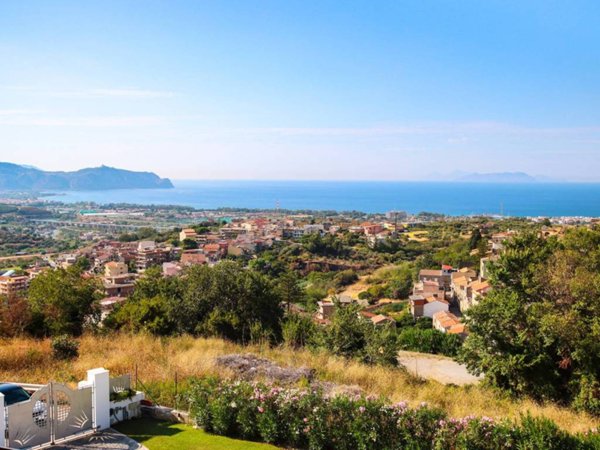 casa indipendente in vendita a Furnari