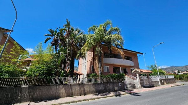 casa indipendente in vendita a Gaggi