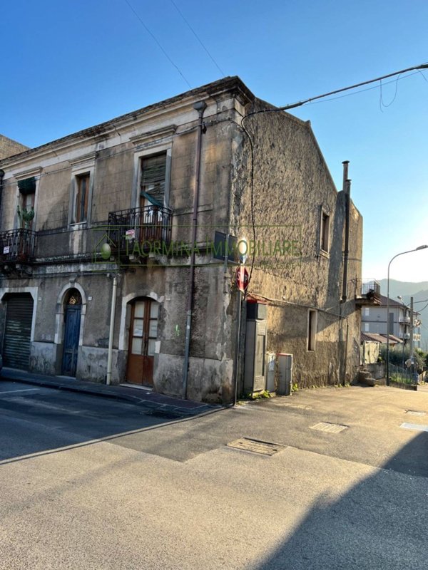 casa indipendente in vendita a Gaggi