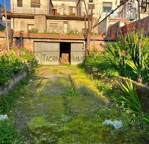casa indipendente in vendita a Gaggi