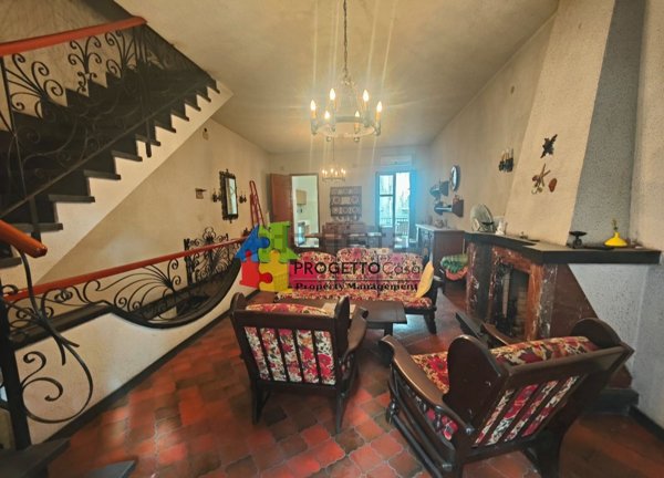 casa indipendente in vendita a Gaggi