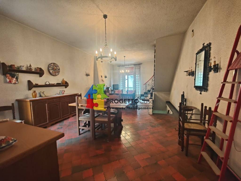 casa indipendente in vendita a Gaggi
