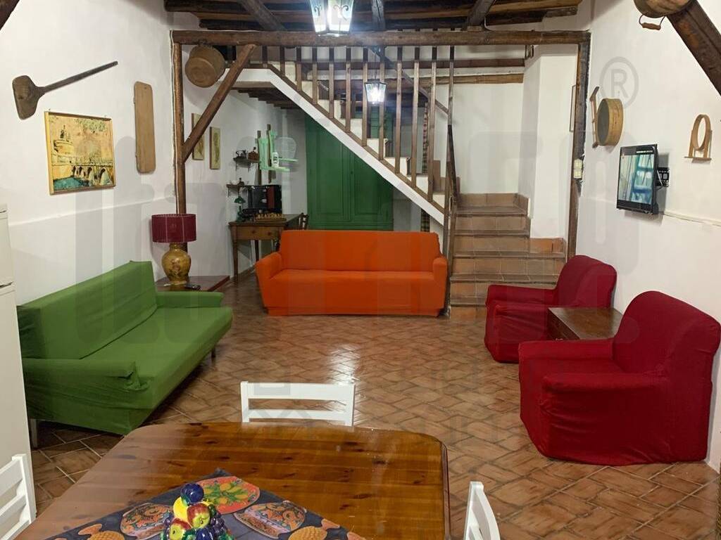 casa indipendente in vendita a Gaggi