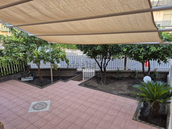 casa indipendente in vendita a Gaggi