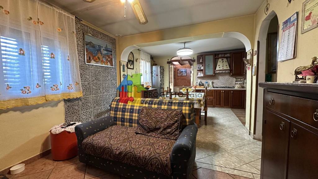casa indipendente in vendita a Gaggi