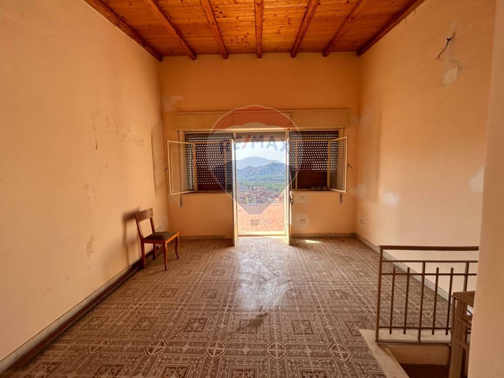 casa indipendente in vendita a Gaggi in zona Cavallaro