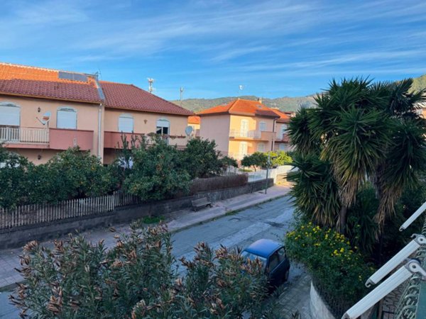 appartamento in vendita a Gaggi in zona Cavallaro