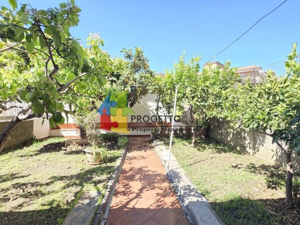 casa indipendente in vendita a Gaggi