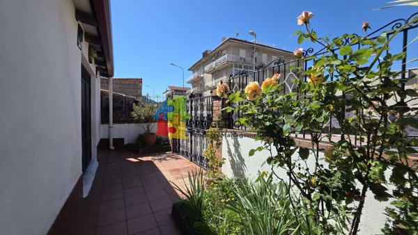 casa indipendente in vendita a Gaggi