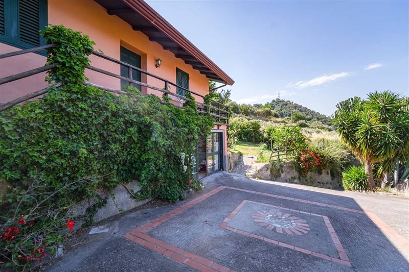 casa indipendente in vendita a Gaggi in zona Cavallaro