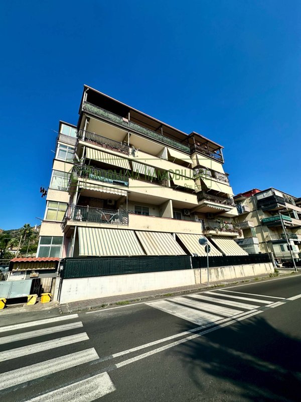 appartamento in vendita a Gaggi in zona Cavallaro