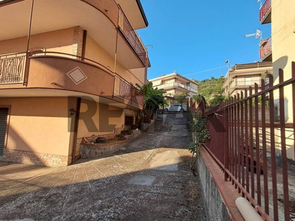 casa indipendente in vendita a Gaggi in zona Cavallaro