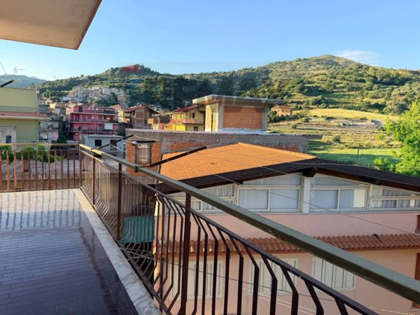 appartamento in vendita a Gaggi in zona Cavallaro