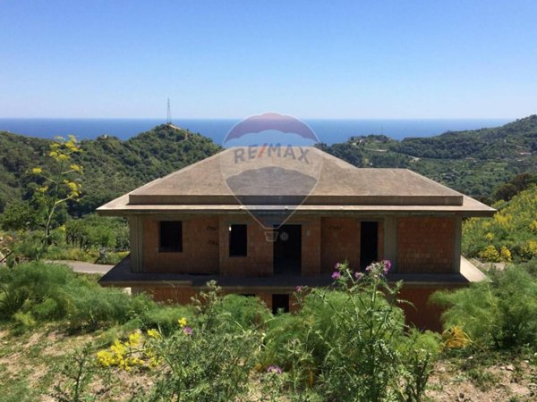 casa indipendente in vendita a Gallodoro