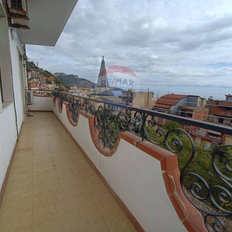appartamento in vendita a Giardini-Naxos