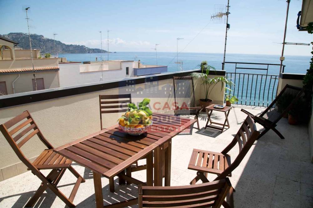 appartamento in vendita a Giardini-Naxos