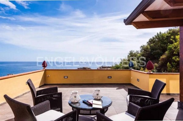casa indipendente in vendita a Giardini-Naxos