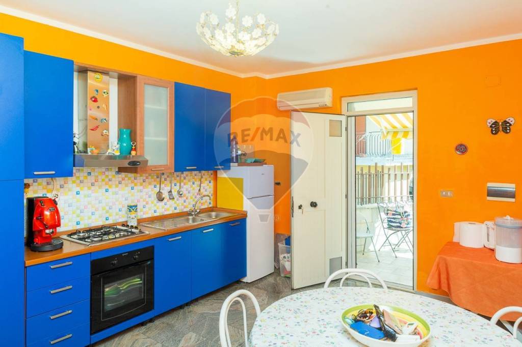 appartamento in vendita a Giardini-Naxos