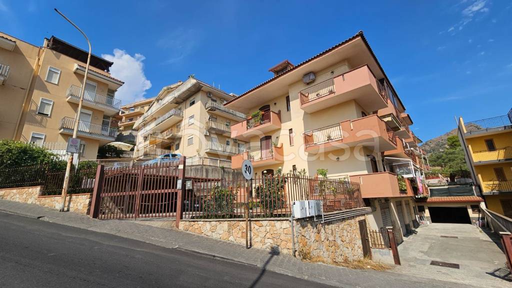 appartamento in vendita a Giardini-Naxos